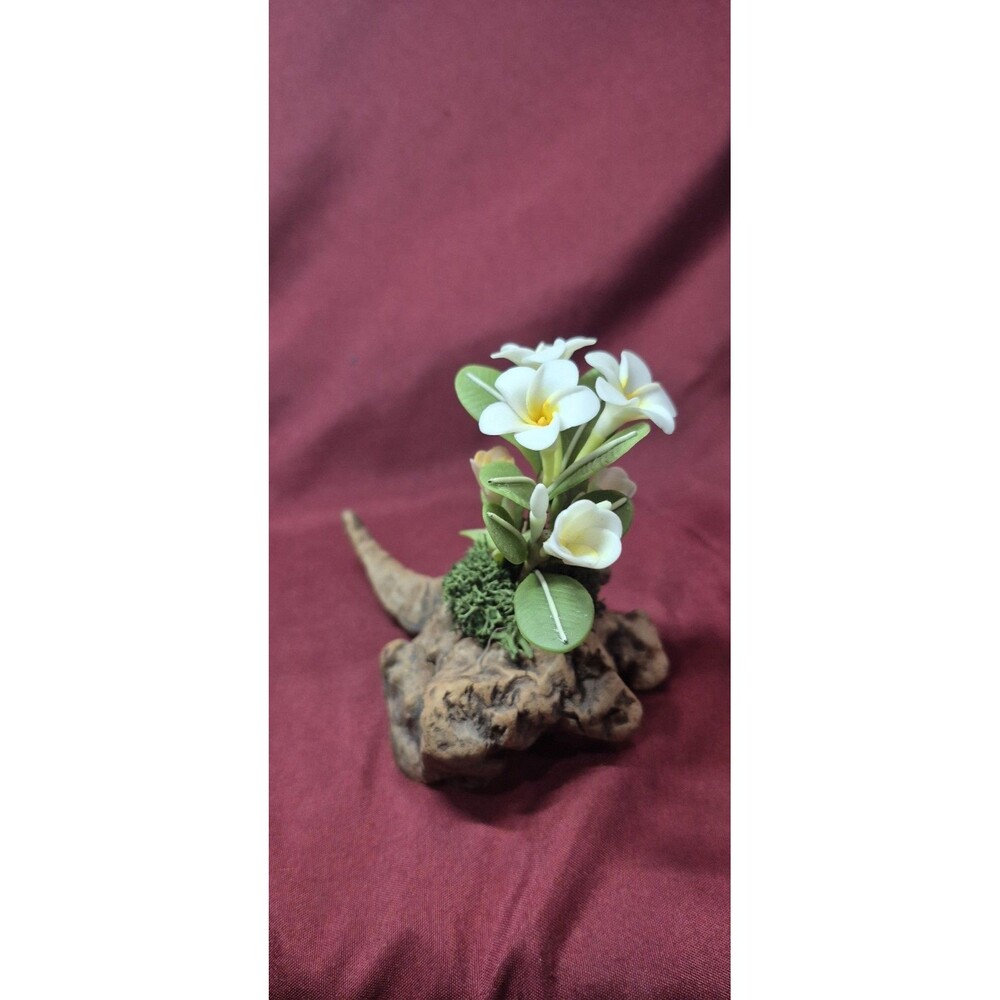 Vintage White Clay Plumeria Flower Figurine Natural Wood Burl Base Sculpture 4x4